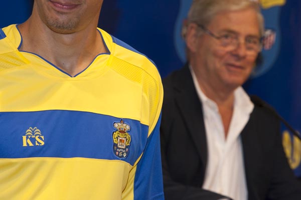 Primer plano equipaje rojo amarillo - FotÃ³grafo: AgustÃ­n Quevedo (Faraday)